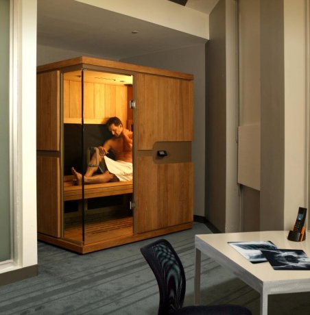 Equano plaatst een infrarood sauna bij je thuis die volledig in het interieur opgaat.